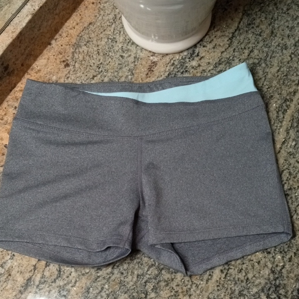 Jillian Michaels Impact "Life... Is Calling" Athletic Shorts in Gray/Blue. Sz M